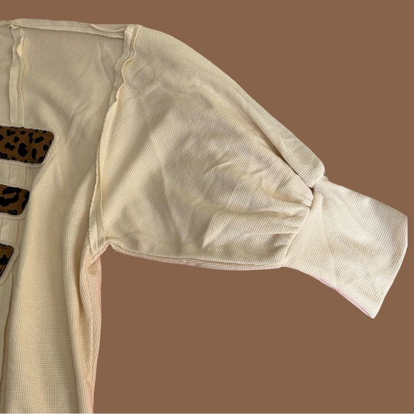 NWT! OVERSIZED WOMENS TOP BY BIBI. SIZE 3X. CREAM W/ LEOPARD PRINT. ROUND NECK. - Picture 6 of 15
